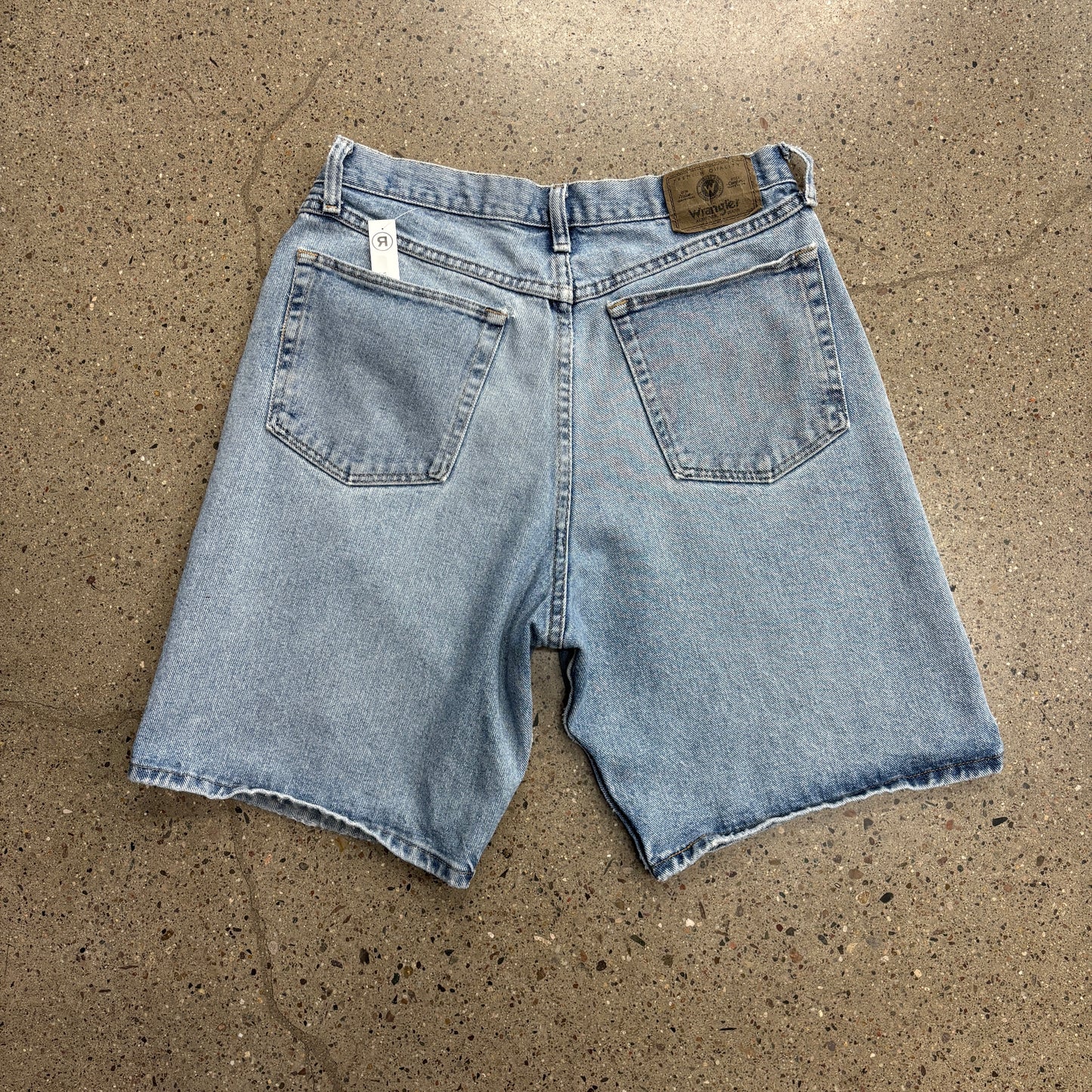 Vintage Light Wash Jorts (32)
