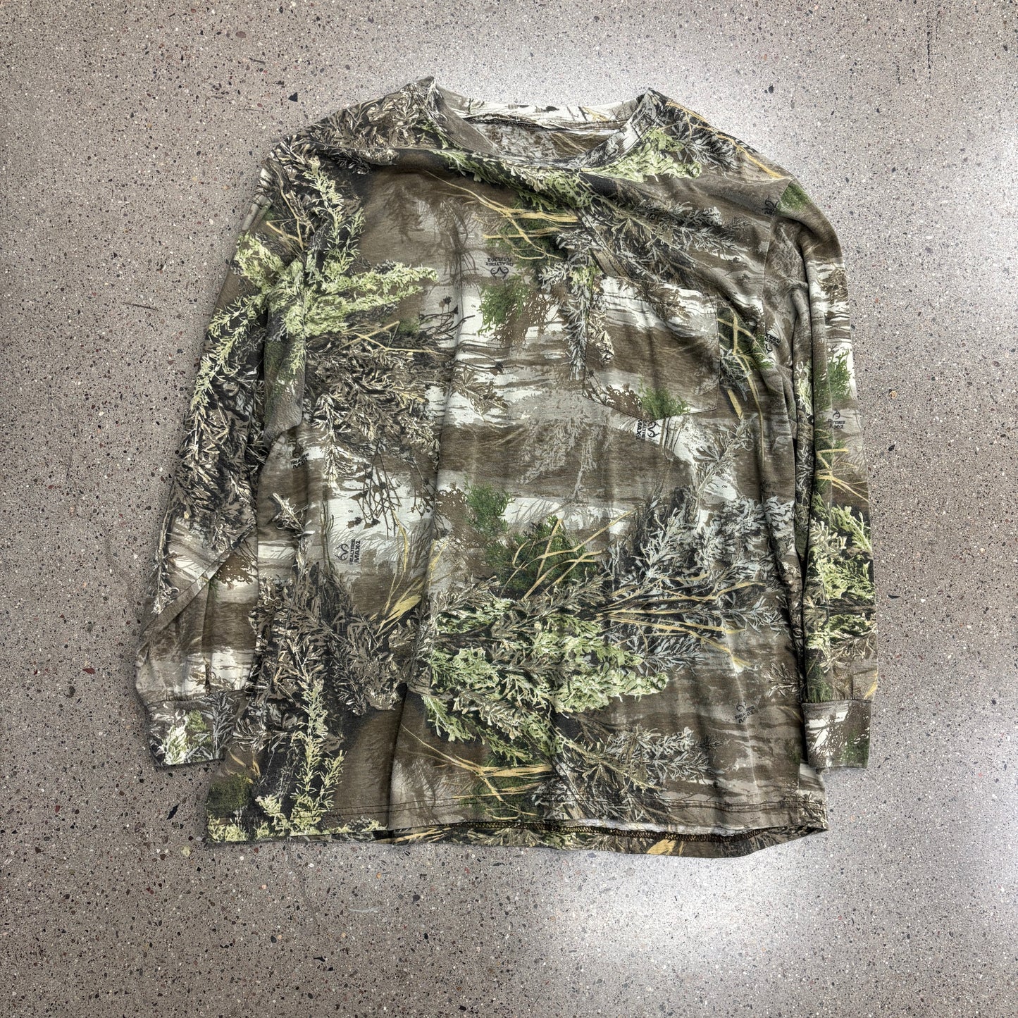 Vintage Realtree Camo Longsleeve (XL)