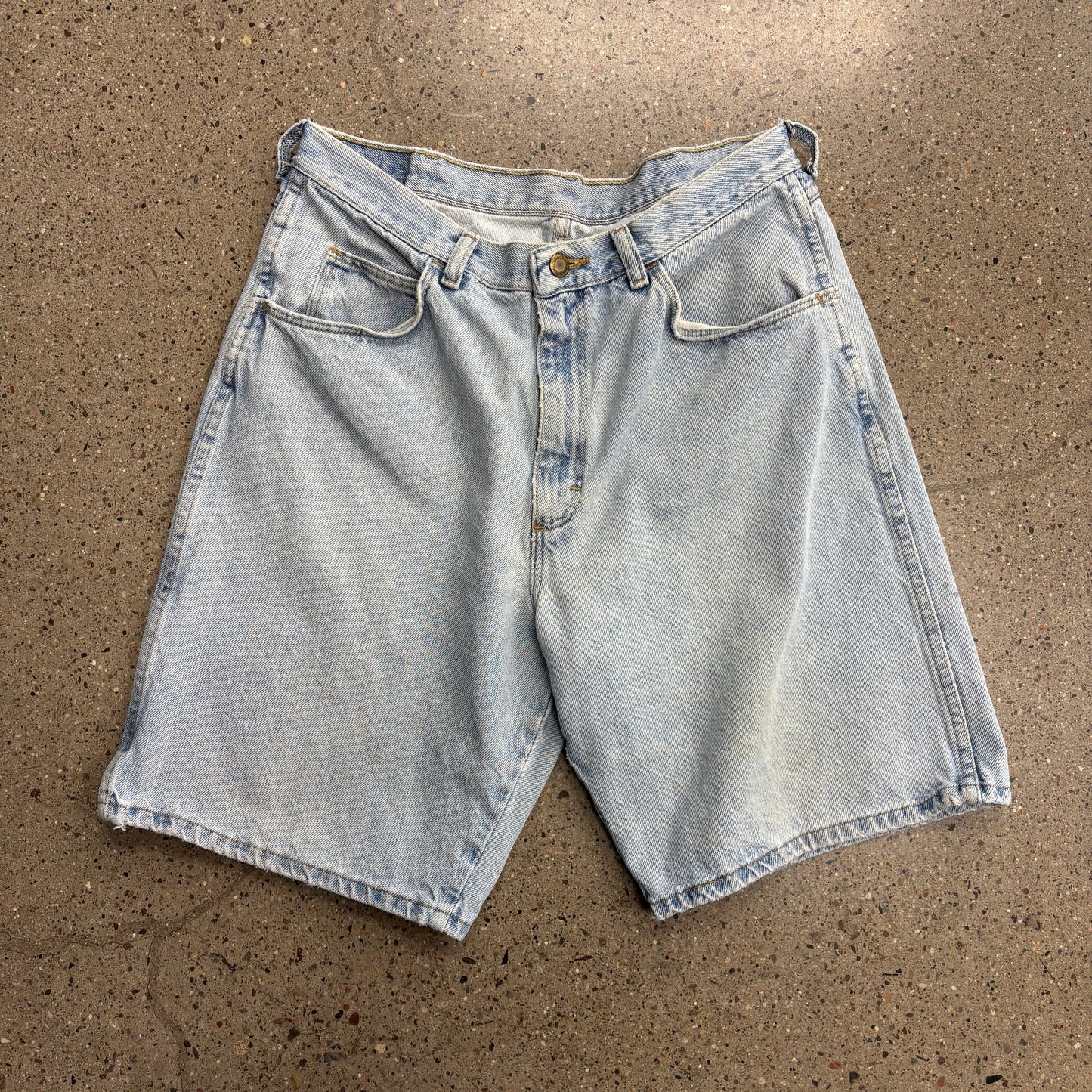 Vintage Light Wash Jorts (34)