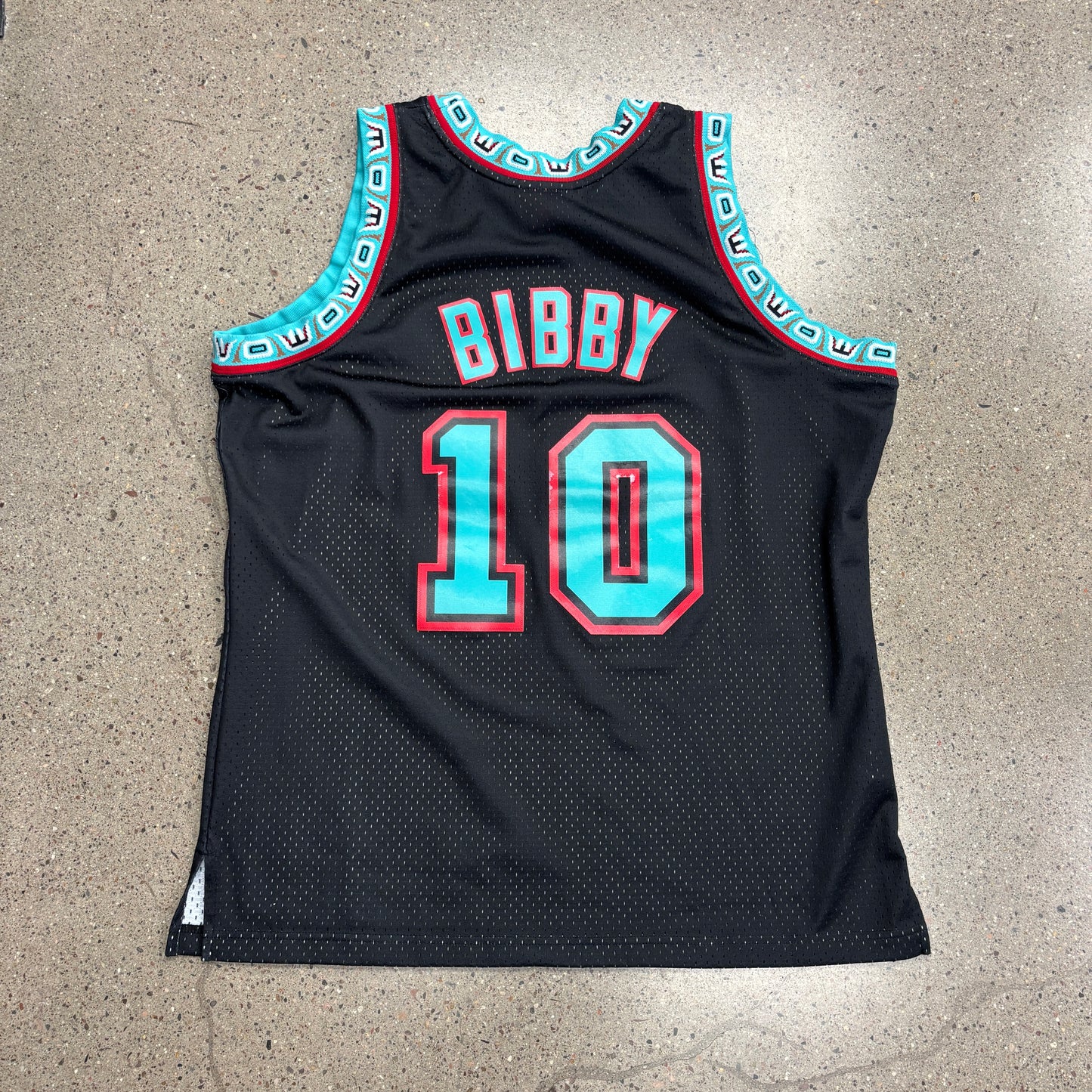 Vancouver Grizzlies Mike Bibby Jersey (XL)